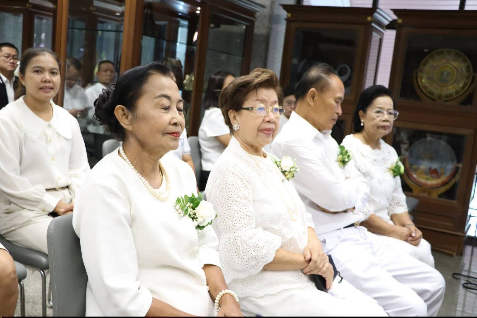 title - ศูนย์ส่งเสริมและพัฒนาอาชีพเสริมนอกภาคการเกษตร โดย สำนักงานการปฏิรูปที่ดินเพื่อเกษตรกรรม จัดโครงการพัฒนาบุคลากรเพื่อเพิ่มประสิทธิภาพการดำเนินงานด้านศิลปหัตถกรรม กิจกรรมไหว้ครูช่าง ณ ชั้น 2 อาคารพระมิ่งขวัญ ศูนย์ส่งเสริมและพัฒนาอาชีพเสริมนอกภาคการเกษตร (ศูนย์ศิลปาชีพบางไทรฯ (เดิม))